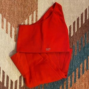 Set active red sculpt flex leggings and matching one shoulder bra